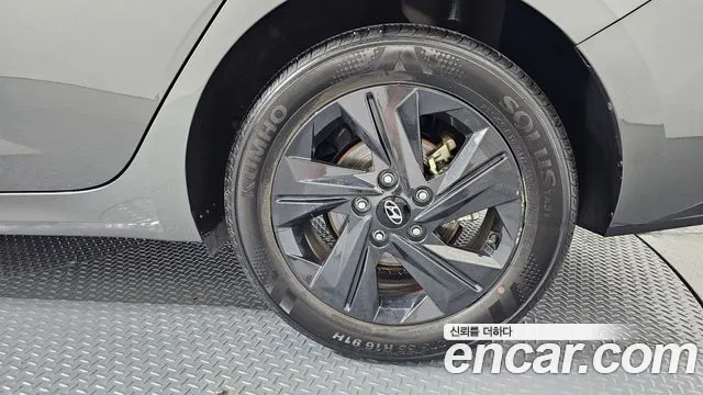 Hyundai AVANTE Avante (CN7) — Фото автомобиля 20