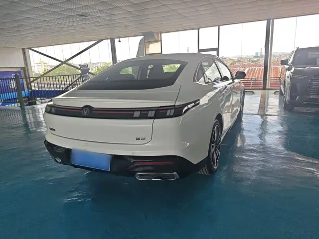 Changan Eado — Фото автомобиля 8