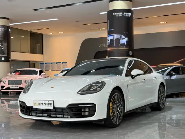 Фотография автомобиля — Porsche Panamera
