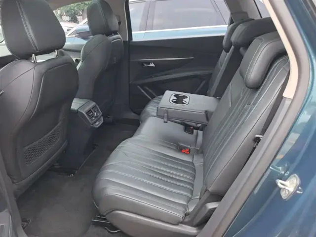Peugeot 5008 — Фото автомобиля 16