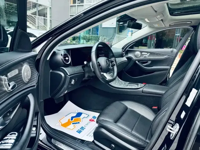 Mercedes-Benz E-Class — Фото автомобиля 11