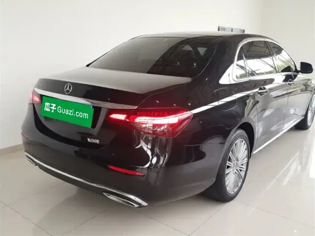 Mercedes-Benz E-Class — Фото автомобиля 4