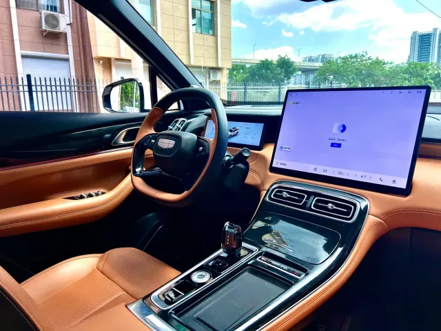 Geely Boyue L — Фото автомобиля 15