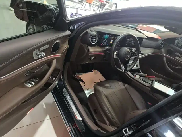Mercedes-Benz E-Class — Фото автомобиля 15