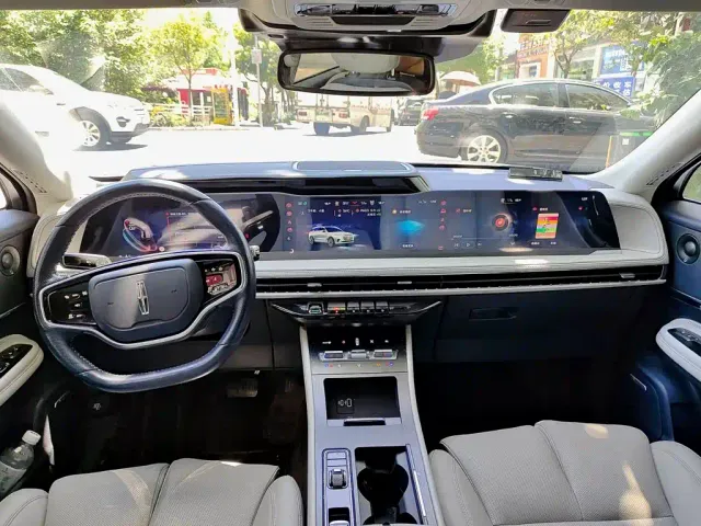 Lincoln Corsair — Фото автомобиля 10