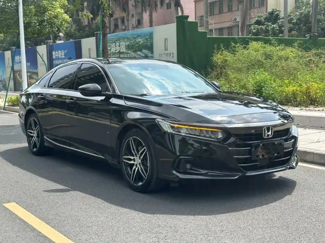 Honda Accord — Фото автомобиля 3