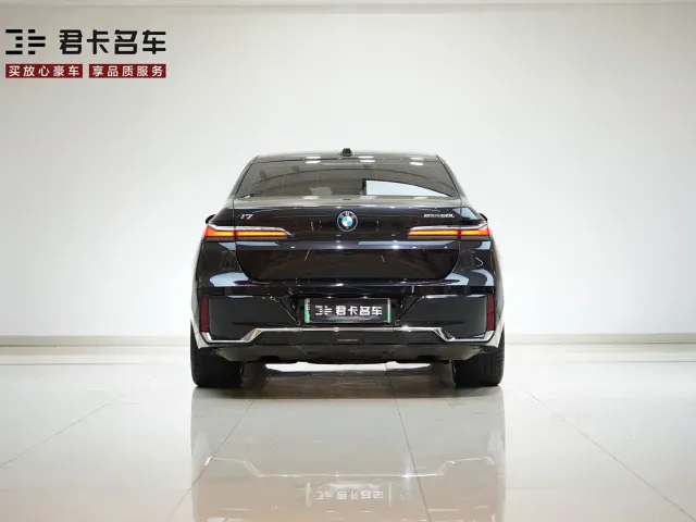BMW BMW i7 2023 eDrive50L Leading M Sport Package — Фото автомобиля 6