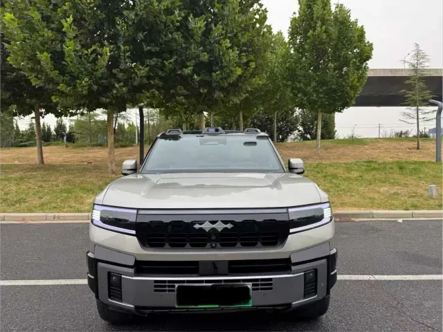 BYD FangChengBao Leopard 8 — Фото автомобиля 3