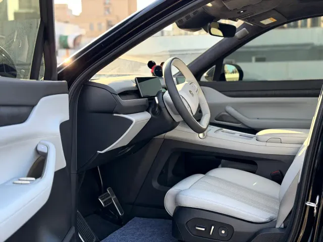 Nio ES8 — Фото автомобиля 4