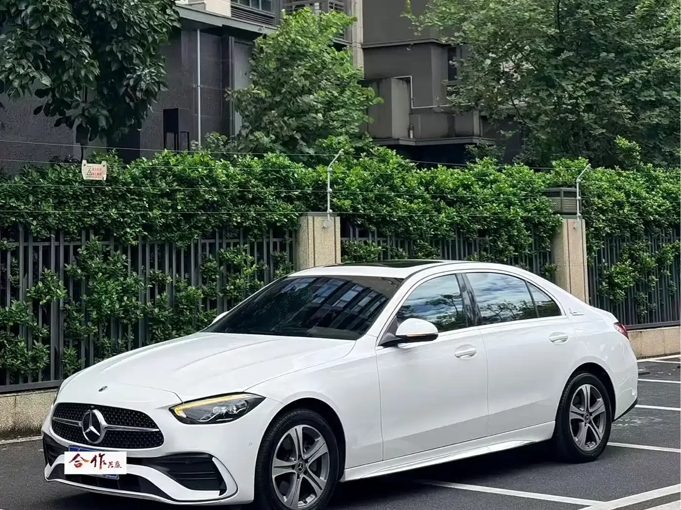 Фотография автомобиля — Mercedes-Benz C-Class