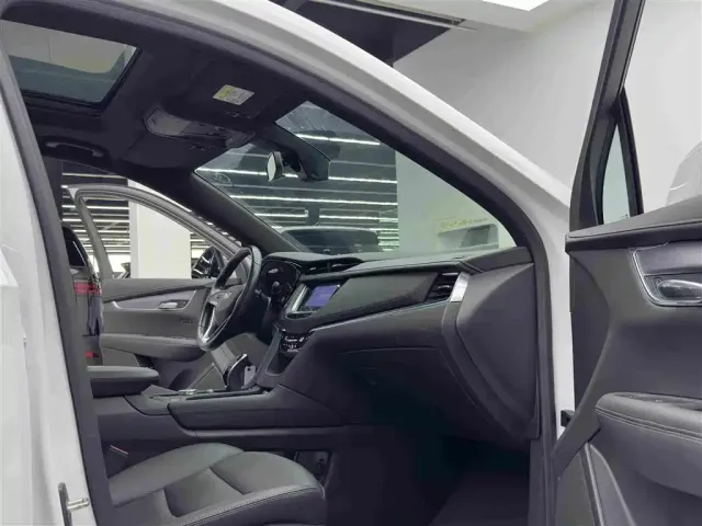 Cadillac XT6 — Фото автомобиля 10