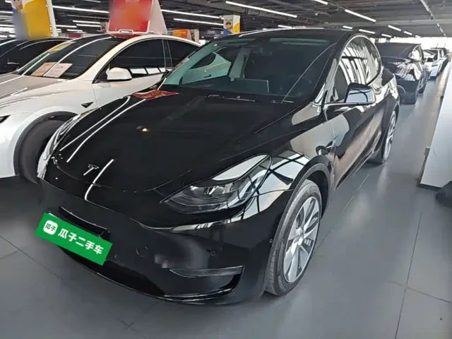 Фотография автомобиля — Tesla Model Y