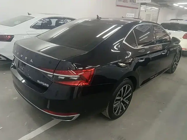 Skoda Superb — Фото автомобиля 6