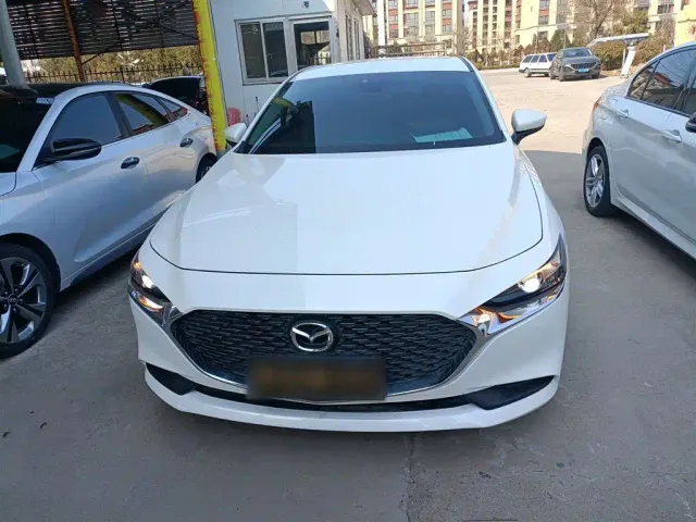 Mazda Axela — Фото автомобиля 2
