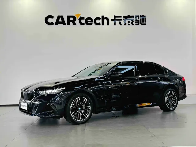 Фотография автомобиля — BMW 5 Series