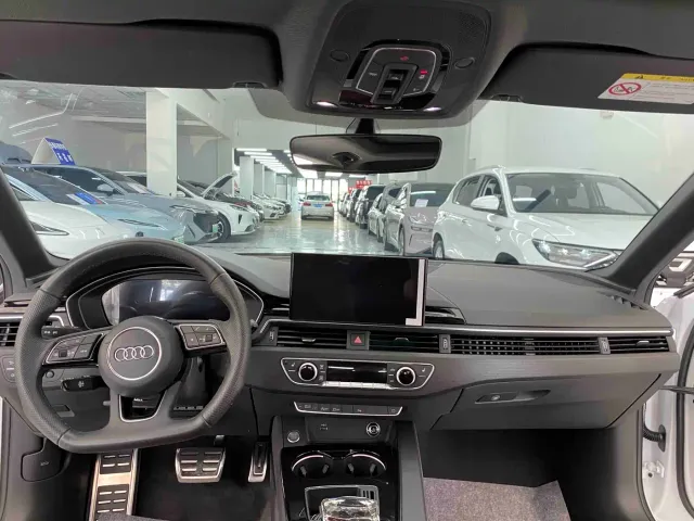 Audi A4L — Фото автомобиля 12
