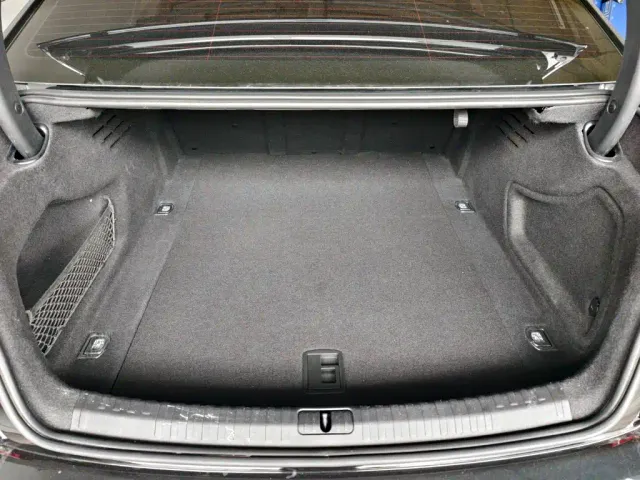 Audi A6L — Фото автомобиля 12
