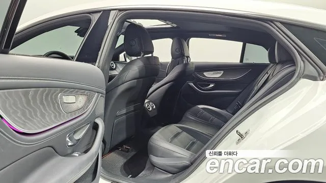 Mercedes-Benz AMG GT 4 двери 43 4MATIC+ — Фото автомобиля 11