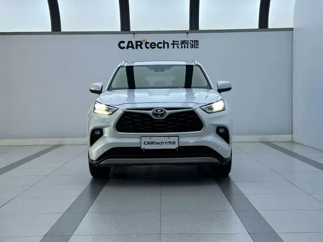 Toyota Highlander — Фото автомобиля 2