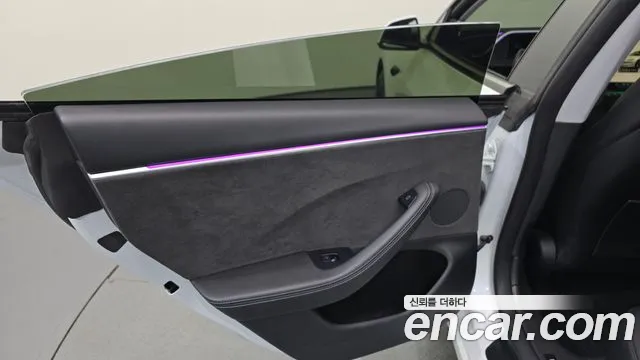 Tesla Model 3 — Фото автомобиля 20