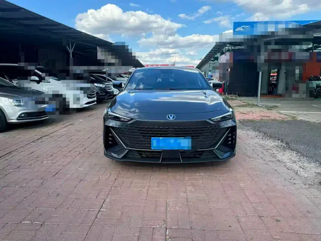 Changan UNI-V — Фото автомобиля 2
