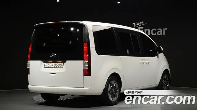 Hyundai Staria Staria Tourer 11 мест — Фото автомобиля 2