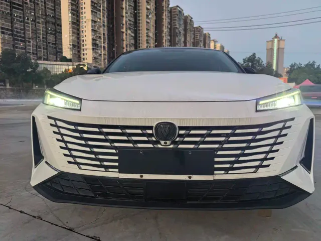 Changan Eado — Фото автомобиля 2