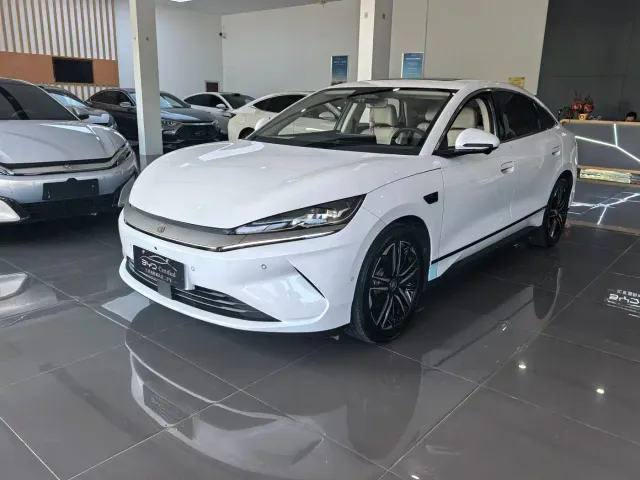 Фотография автомобиля — BYD Qin L