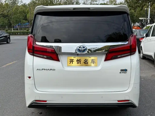 Toyota Alphard — Фото автомобиля 2
