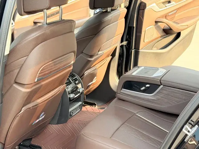 BMW 5 Series — Фото автомобиля 6