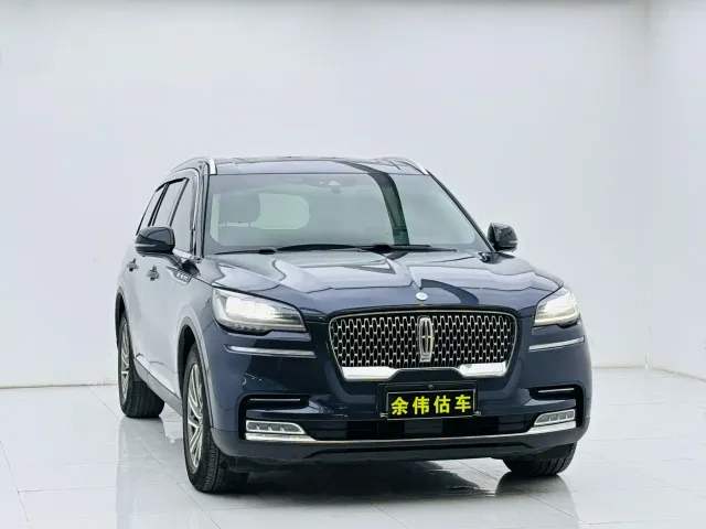 Фотография автомобиля — Lincoln Aviator