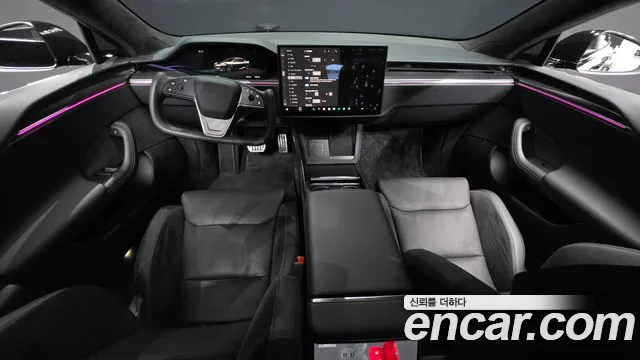Tesla Model S — Фото автомобиля 10