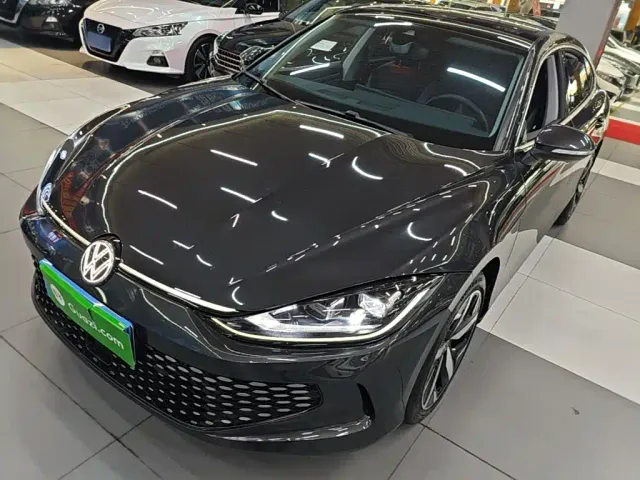 Фотография автомобиля — Volkswagen Lamando