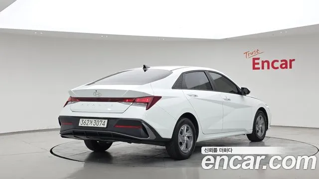Hyundai Avante CN7 — Фото автомобиля 2