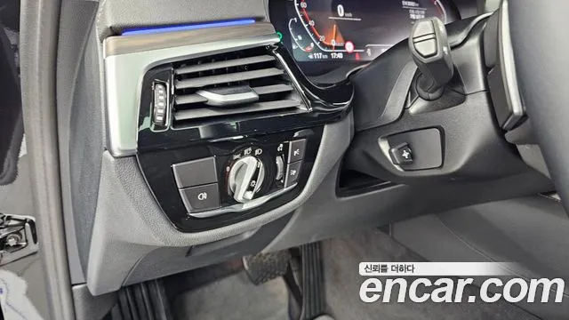 BMW 5 Series G30 — Фото автомобиля 28