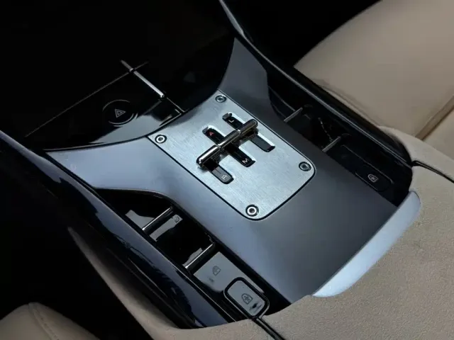 Ferrari Purosangue 2023 6.5L V12 — Фото автомобиля 24