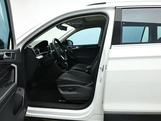 Volkswagen Tiguan L — Фото автомобиля 10