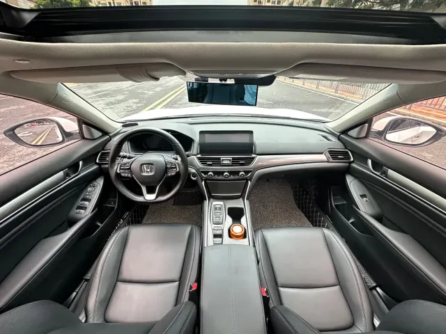Honda Accord — Фото автомобиля 9