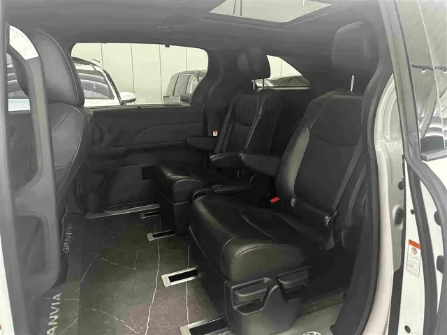 Toyota Granvia — Фото автомобиля 12