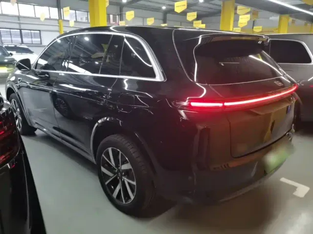 Li Auto L7 — Фото автомобиля 4