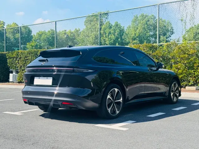 Nio ET5 Touring — Фото автомобиля 6