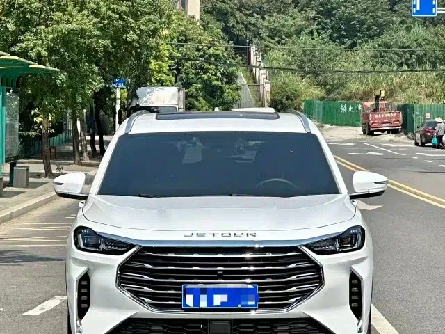 Jetour X70 Plus — Фото автомобиля 2