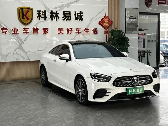 Mercedes-Benz E-Class — Фото автомобиля 3