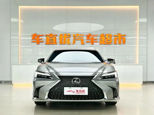 Lexus ES — Фото автомобиля 3