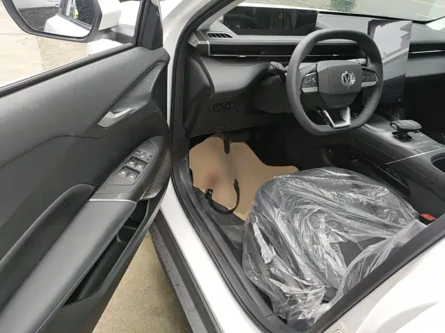 Changan Eado — Фото автомобиля 15