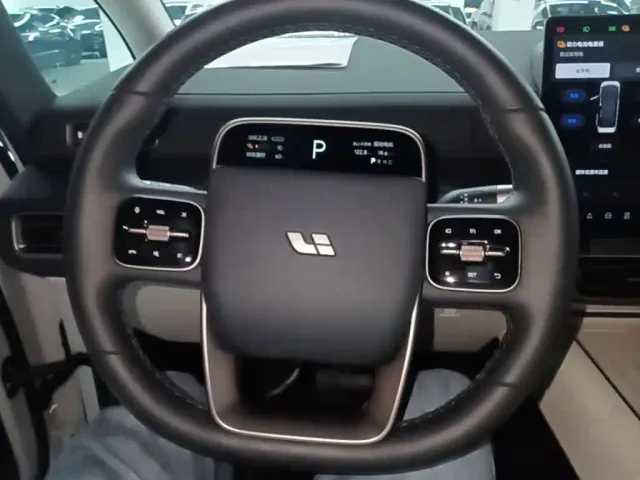 Li Auto MEGA — Фото автомобиля 10