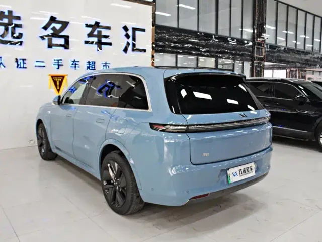 Li Auto L8 — Фото автомобиля 15