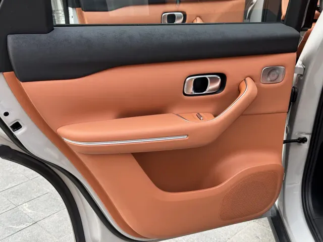 Leapmotor C10 — Фото автомобиля 14