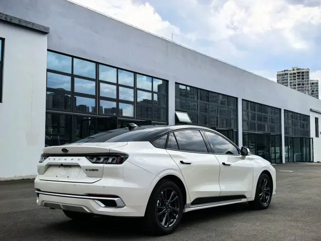 Ford Mondeo — Фото автомобиля 11