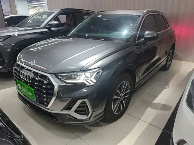 Фотография автомобиля — Audi Q3